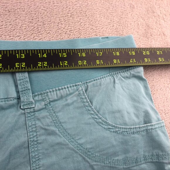 2 Lee Womens Cargo Shorts Size 18W Lot Of Two Pull On Stretch Casual Relaxed - Picture 5 of 14